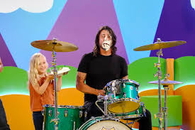Pagesbusinessesmedia/news companyradio stationradio xvideosdave grohl peforms with his daughter. Nickalive The Foo Fighters Dave Grohl To Guest Star On Ryan S Legendary Playdate Sneak Peek Nickelodeon