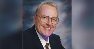 Warren Chandler's Instagram, Twitter & Facebook