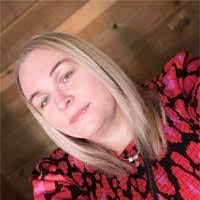 Bernadette Turner's Instagram, Twitter & Facebook