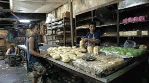 Pengertian ini berasal dari kata dekoratif yang berati menggambar dengan tujuan. Mengintip Rahasia Dapur Roti Djie Seng Yang Legendaris Di Bandung Your Bandung