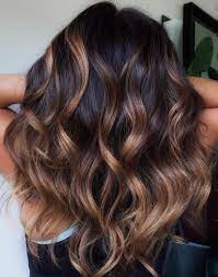 She has a dark chestnut hair colour and very light highlights. 30 Amazing Golden Brown Hair Color Ideas To Inspire Your Makeover