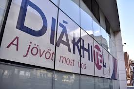 Forradalmi változást tervez a diákhitel központ. Gazdasag A Diakhitel Kozpont Vezerigazgatoja Szerint Akinek Versenykepes Vegzettsege Van Az Konnyen Kifizeti A Tartozasat Hvg Hu