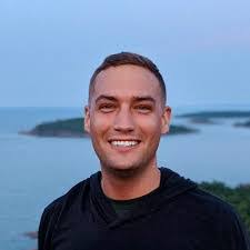 Logan Hartz's Instagram, Twitter & Facebook