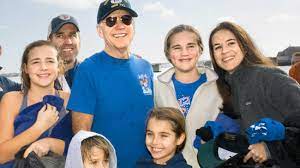 Biden, proud father and grandfather. Joe Bidens Enkel Opa Joe Zeit Online