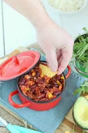 Das chili con carne schmeckt nicht nur verboten gut, sondern lässt sich auch bestens schon am vortag zubereiten, sodass du ganz viel zeit für deine gäste hast. Chili Con Carne Van Jamie Oliver Lekker Eten Met Linda