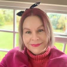 Clare Kirk (@digupancestors)