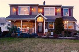Click here or visit one of our 4 stores for an intimate look at our pool styles while talking to an expert about your options. 33 Harrow Ln Levittown Ny 11756 19 Photos Mls 2909915 Movoto