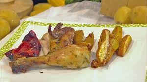 Das Platthuhn Ist Eine Sehr Hubsche Idee Aus Italien Pollo Al Mattone Nennt Man Es Dort Was Sich Etwa Mit Backsteinbrathu Rezepte Gebratenes Huhn Huhner