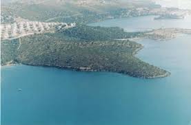 It is 25 km far from milas. Mugla Kiyikislacik Mandalya Korfezi Satilik Turizm Konut Imarli Arsa Satilik Arsa Milas Gulluk Kiyikislacik Koyu