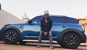 Loyiso, who has starred on the show since it's first season has. Scandal Actors And Their Cars From Bra Neo To Quinton