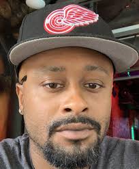 Derek Harris's Instagram, Twitter & Facebook