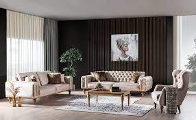 Krem ve antrasit rengi koltuk takımında fon perde kullanmak isteyenler içinde desensiz tek renk krem, antrasit veya halı tercihine göre kiremit, mavi, bordo renkleri olabilir. Soru 84 Krem Renk Koltuk Takimi Ile Uyumlu Fon Perde Hali Onerisi Dekor Ekrani