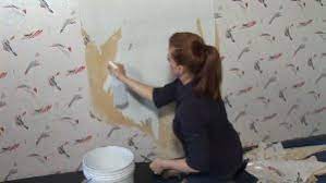 Pemasangan wallpaper pada dinding rumah memang tidak murah. Cara Cerdas Memasang Wallpaper Dinding Pada Dinding Lembab