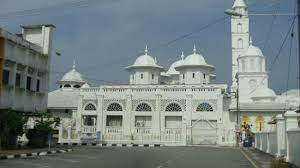 Ia terletak di sungai terengganu dan merupakan salah. North View Photo De Masjid Sultan Zainal Abidin Kuala Terengganu Tripadvisor