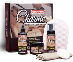 Mafra boat cleaning kit with squidy, macky, dolphy and extra dry cloth for complete care and maintenance of your boat + free bag. Mafra Charme Reinigungsset Fur Autositze Und Armaturenbretter Reinigt Pflegt Und Macht Leder Elastisch Auch Zur Nutzung Fur Daheim Und Fur Okoleder Geeignet Amazon De Auto Motorrad
