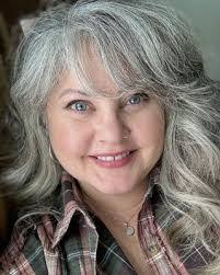 Melinda Howell's Instagram, Twitter & Facebook