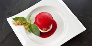 Gastronomie Chateau Des Reynats 4 Etoiles Perigueux Gastronomy Macarons Macaroon Patisserie Pastry Hot Gastronomie Restaurant Gastronomique Macaron