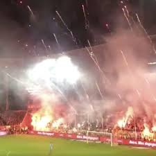 Collezione spilla ultras st pauli metallo pin football fans collection germany. St Pauli Vs Hamburg Ultras Bust Out Pyrotechnic Show For Fiery Derby Sports Illustrated