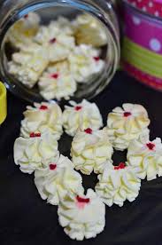 Maybe you would like to learn more about one of these? 1001 Aneka Resepi Kek Resepi Biskut Bunga Cina Dahlia Susu Rangup Tapi Cair Dimulut Tak Raya Lagi Dah Nak Abis Anak2 Saya Suka Sangat Resepi Dari Kak Reen Khan Shariff Biskut Kak Reen