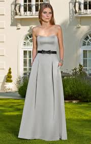 Abito da sposa con gonna drappeggiata dalle sfumature bianco/grige. Ø¬ÙˆÙ‡Ø±ÙŠØ§ Ø®Ù„ÙŠØ© Ø¬Ø³Ø¯ÙŠØ© Ø§Ù„Ø¶ÙŠÙˆÙ Abito Cerimonia Grigio Castellumfurca It