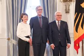 Wir kämpfen gegen steueroasen und amthor arbeitet für eine. Bartsch Elke Fotos Imago