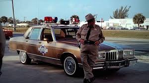 Folk hero the bandit has fallen on bad times but comes to life when he is hired to help transport a pregnant elephant to a republican convention in dallas. Smokey The Bandit Ii Bathroom Scene Jackie Gleason Junior Youtube