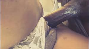 Negrao Comendo Mulher Casada na Praia da Baia - XNXX.COM