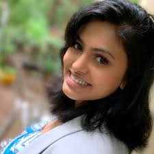 It is with great pleasure i am excited to announce that I graduated from a  school in London as a Fashion/personal Stylist & Image Consultant I am also  pleased to announce I