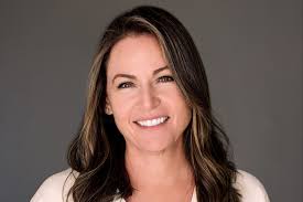 Paula Edmonds's Instagram, Twitter & Facebook