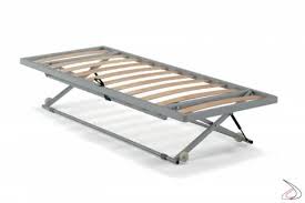 Per sfruttare al meglio lo spazio, puoi optare per alcuni modelli di letto con contenitore integrato mentre altri si possono completare con un contenitore sottoletto. Rete Estraibile Sottoletto Con Ruote E Alzata Automatica Doli Toparredi