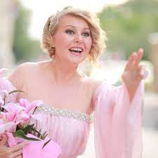Tania popa is a romanian film and theater actress. Cristian Popa Home Facebook