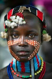 Afrika Insanlarinin Vazgecemedigi Bir Rituel 30 Ornekle Yuz Boyama Afrika Kabileleri Amerikan Yerlileri Afrika