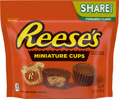 Slowly melt the chocolate chips in a double boiler over hot, not boiling, water. Reese S Peanut Butter Cups Miniatures Candy 10 5 Oz Hy Vee Aisles Online Grocery Shopping