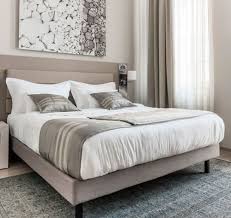 Maybe you would like to learn more about one of these? Dormitorio En Colores Gris Claro Dormitorio En Tonos Grises No Aburrimiento Sino Elegancia Sobria