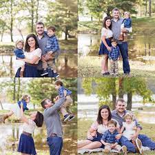Summer Family Photo Ideas Family Photo Pose Family Photos Cute Family Photos