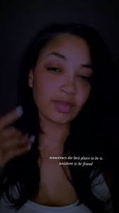 Drake's Poundcake: Unwind with R&B Vibes