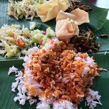 Leaves of the banana plant are both decorative and functional for food preparation. 10 Best Banana Leaf Rice In Klang Valley That Will Send Your Saliva Dripping World Of Buzz