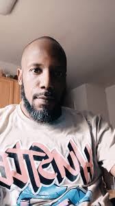 Hi all! I'm Daniel just wanted to introduce myself and share a couple of my  fav anime and I also enjoy Chinese anime they are really slept