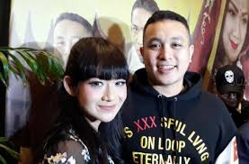 Billy saputra jadi korban julit host da celebrity kiss pagi. Nama Adik Dicatut Penipu Gilang Dirga Bisa Nangkep Dapat Jutaan Dari Saya Matamata Com