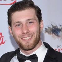 Thomas Pettinelli's Instagram, Twitter & Facebook