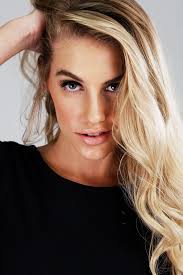 More about Model Caroline Mathis •