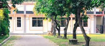 Yayasan pendidikan petra juga membuka sekolah untuk tingkat tk, sd, smp, sma, smk, hingga kampus. Smk Negeri 2 Surabaya