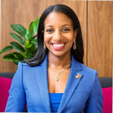 Stephanie Barnhouse's Instagram, Twitter & Facebook