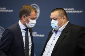 Vláda v pondělí projedná návrh, podle kterého by firmy s více diro už v sobotu čtk řekl, že komora je připravená podpořit přechod z dobrovolného testování ve firmách na povinné, má však několik podmínek. Povinne Testovanie Vo Firmach Sa Konci Blamazou Mikas Ho Odporuca Zrusit Nie Su Testy Dennik E