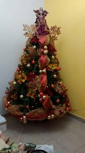 Arbol De Navidad Rojo Y Dorado Chritmans Tree Red And Gold Decoracion Arbol De Navidad Decoracion De Arboles Decoracion Navidad