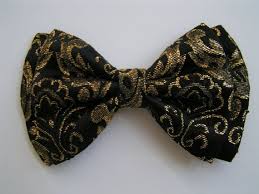 Black And Gold Bow Tie Amazon Black And Gold Bow Tie For Mengold Bow Tie For Men By Clipabowtie 15 00 Black And Gold Mens Outfit Black And Gold Prom Suit Gold Outfits For Men