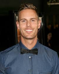 This Jason Statham and Robert De Niro Actioner Is Heating Up