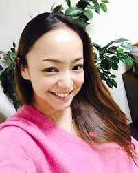いいね 354件 コメント7件 amiさん namie ami のinstagramアカウント こんばんは ｏ ー ｏ ﾉ 安室ちゃんのポスターを貼り替えて部屋の雰囲気を変えました 大変だったわ それより明日の東京準備しなきゃ photographer image what s trending