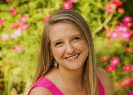 Carolyn Corwin's Instagram, Twitter & Facebook