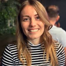 Simone Sullivan (@simoneeeelise)